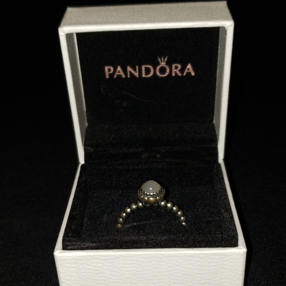Pandora pearl stone ring